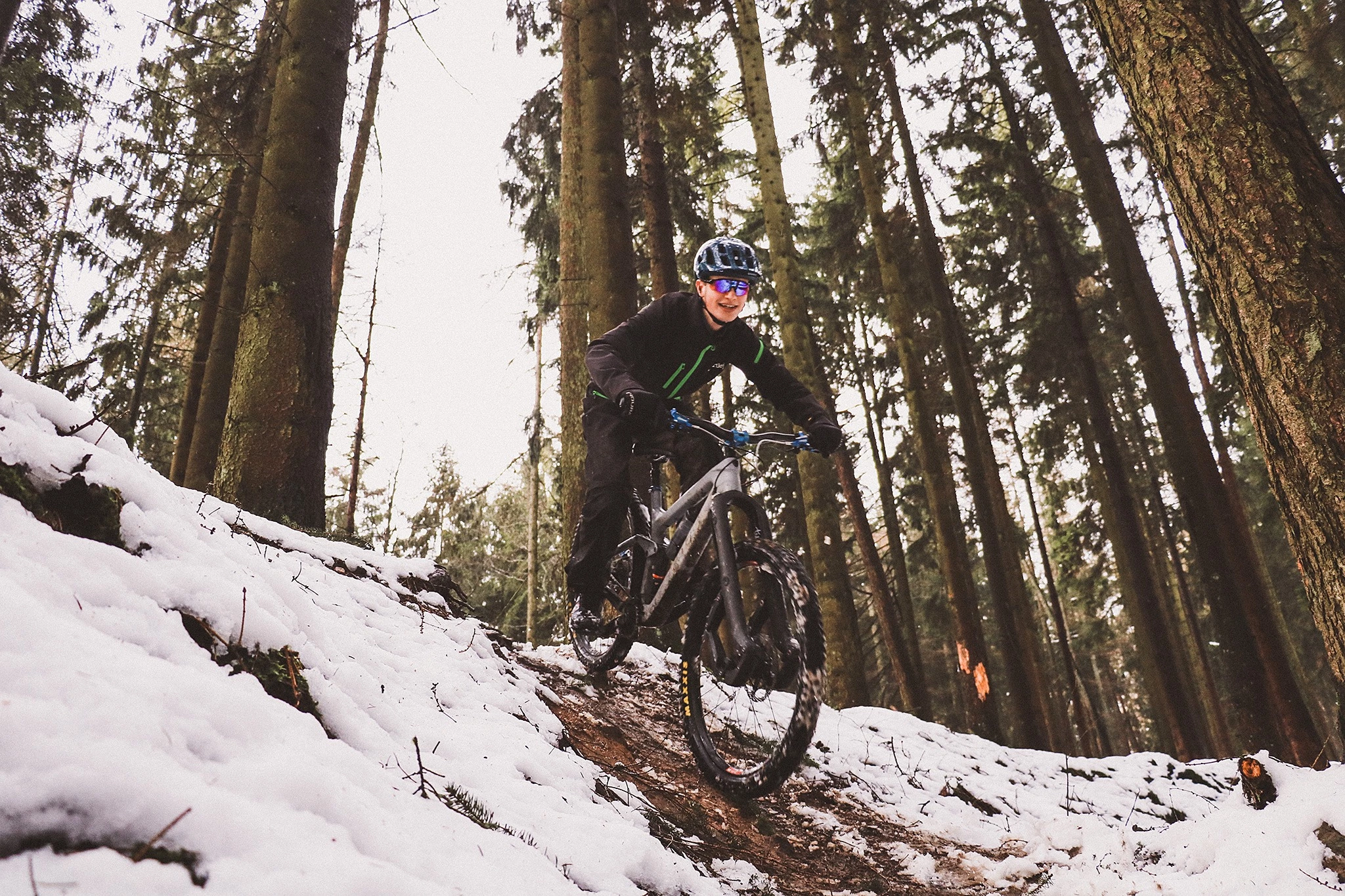 Headsets + tilbehør salg 2 Headsets + tilbehør salg -Headsets + tilbehør salg 140255250 3920513437979660 6318258563174554772 n